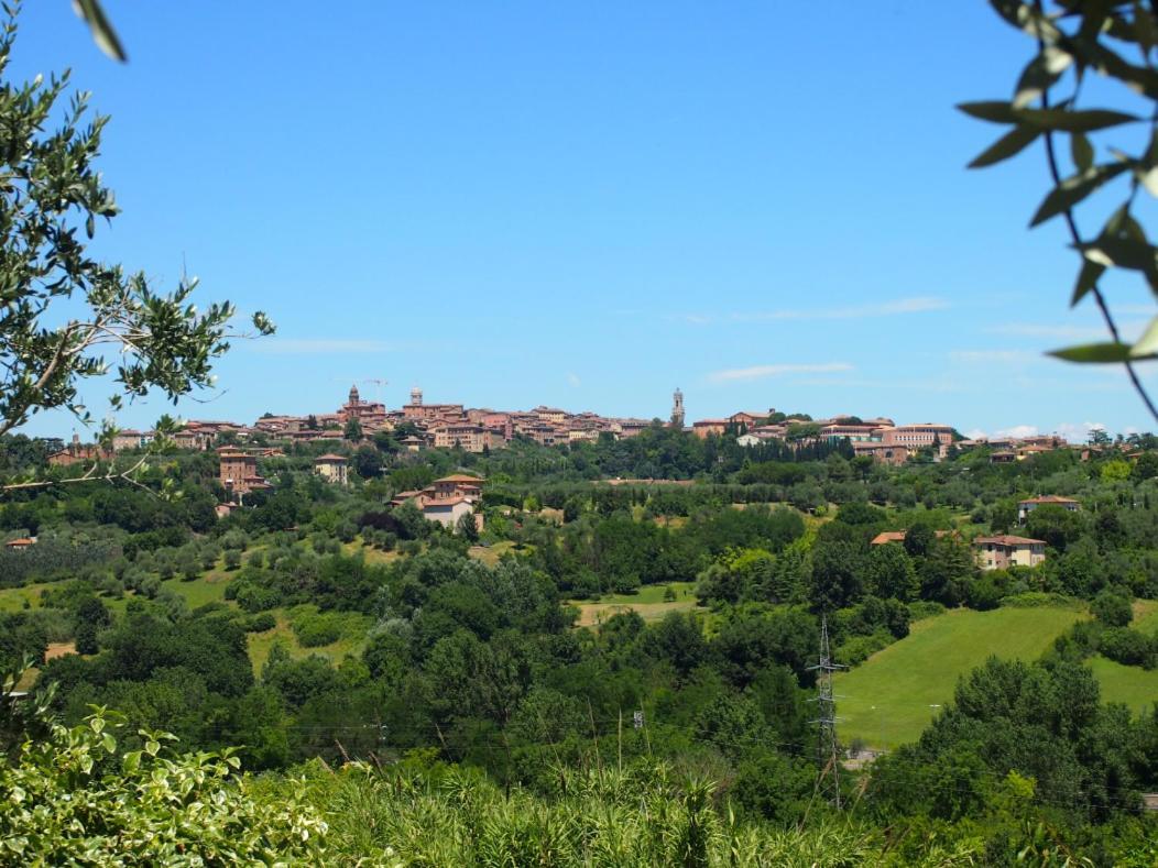 Nell'Antica Torre Di Fronte A Siena Apartment Exterior photo